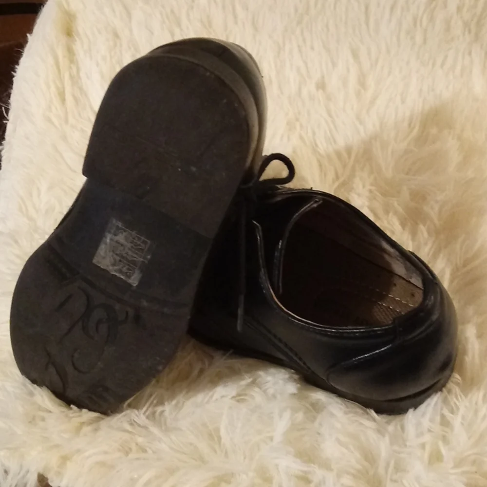 Easy Strider Dress Shoe - Picture 3 of 5